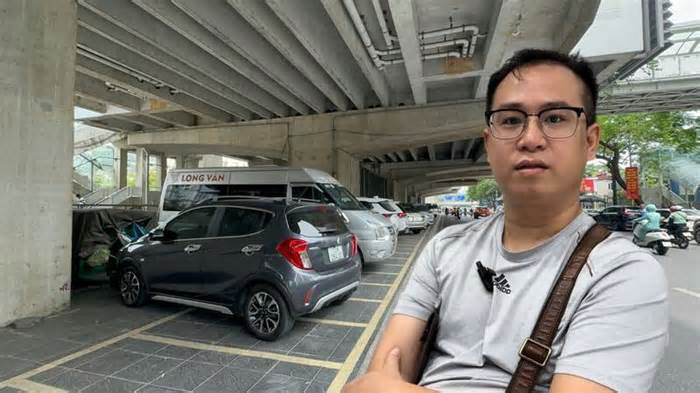 Hà Nội: Nên hay không tận dụng gầm cầu cạn làm điểm giữ xe