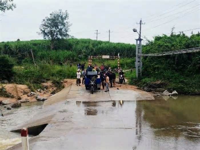 Tìm thấy thi thể người đàn ông bị nước lũ cuốn trôi ở Phú Yên
