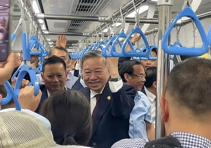 Tổng Bí thư Tô Lâm đi metro số 1 TP.HCM