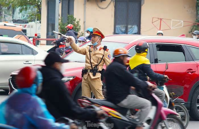 Người dân cần lưu ý gì khi đi lại về Hà Nội sau nghỉ Tết