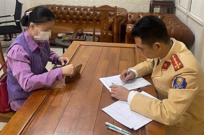 Nữ tài xế 'dính cồn' trên phố Trần Cung đã nộp đủ 46 triệu đồng tiền phạt