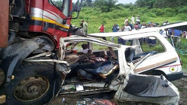 Đâm xe trên đường cao tốc ở Cameroon làm 16 người thiệt mạng