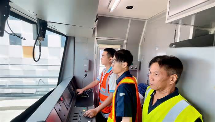 Lái tàu người Việt chạy thử nghiệm toàn tuyến metro số 1 TPHCM