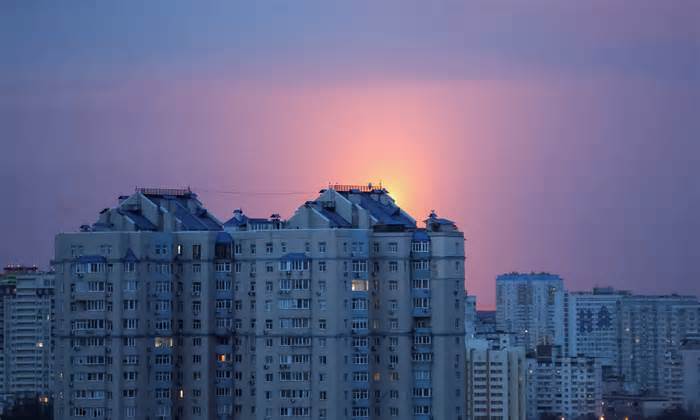 Nga tập kích tên lửa khiến Kiev mất điện một phần