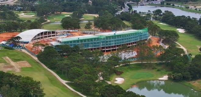 Yêu cầu kiểm tra tình hình xây dựng tòa nhà Câu lạc bộ Golf trong Đồi Cù