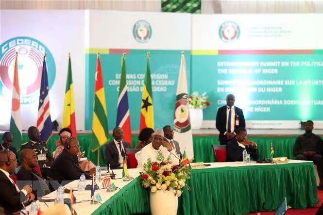 ECOWAS tuyên bố đã sẵn sàng can thiệp quân sự vào Niger