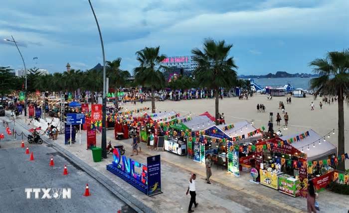 Quảng Ninh: Khai trương tuyến phố theo mô hình chợ đêm - VuiFest Ha Long