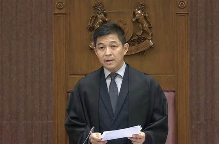 Sự nghiệp của Chủ tịch Quốc hội Singapore vừa từ chức vì bê bối tình ái