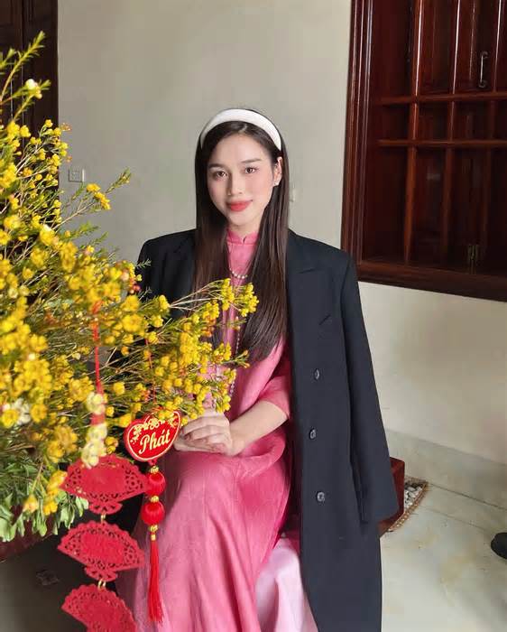 Phía Hoa hậu Đỗ Thị Hà lên tiếng vụ hẹn hò