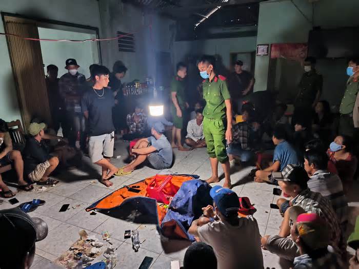 Phá tụ điểm đánh bạc bố trí nhiều lớp cảnh giới ở Kiên Giang