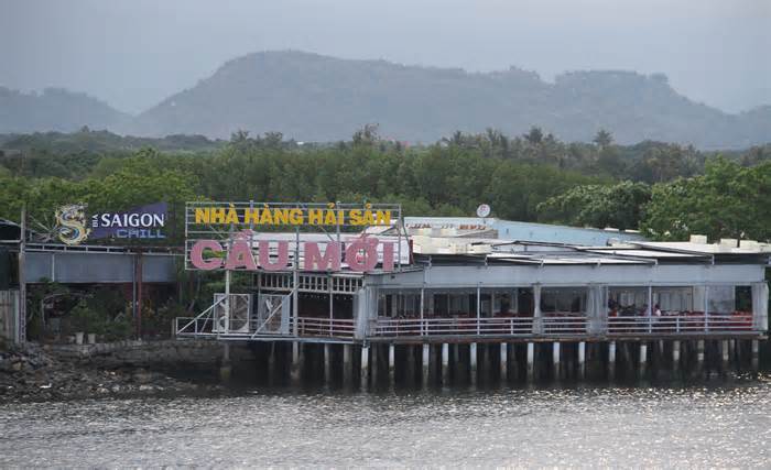 Khánh Hòa chưa tháo dỡ nhà hàng hải sản xây lấn đầm Thủy Triều