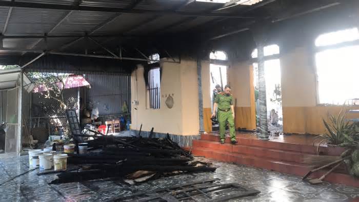 Cháy nhà ở Bắc Giang khiến cặp vợ chồng tử vong