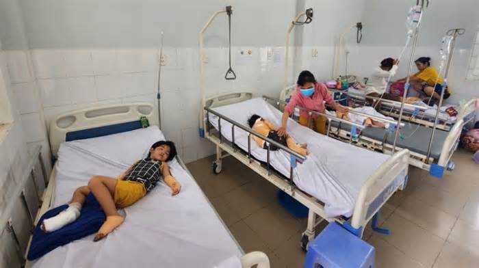 Bốn cháu bé bị bỏng do cháy nhà ở Tây Ninh đang được điều trị tích cực