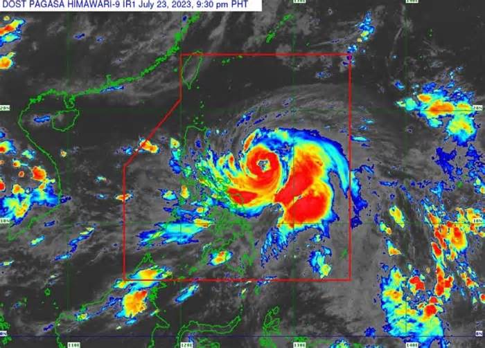 Philippines tạm đóng cửa công sở, trường học ở thủ đô do bão Doksuri