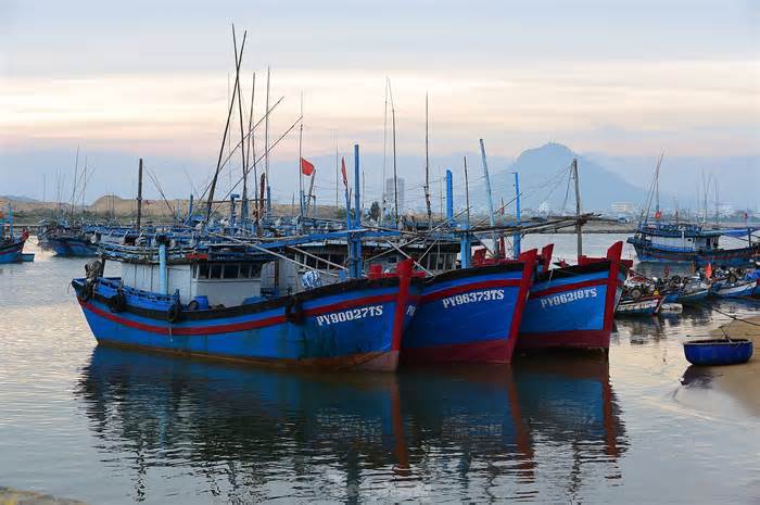 Tiền Phong Marathon 2024 tiếp sức ngư dân 'vươn khơi bám biển'
