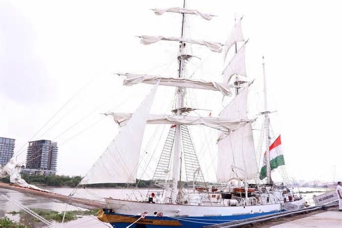 Tàu buồm Hải quân Ấn Độ INS Sudarshini thăm hữu nghị TP.HCM