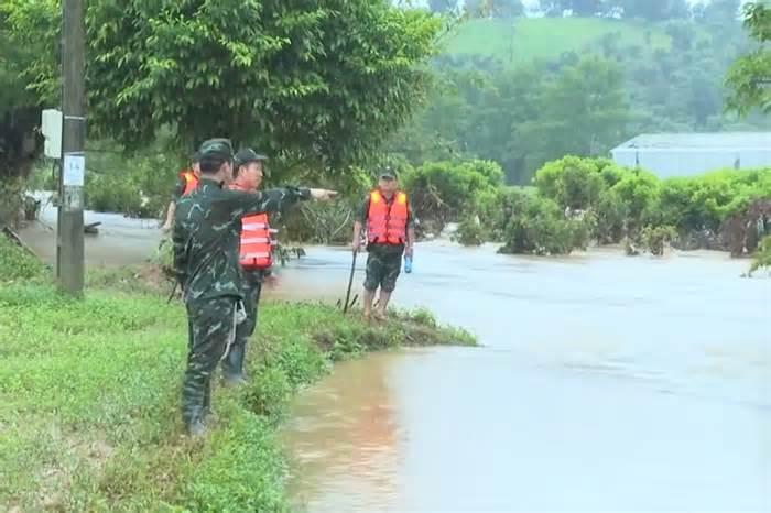 Tìm thấy thi thể hai nạn nhân bị lũ cuốn trôi ở Mộc Châu