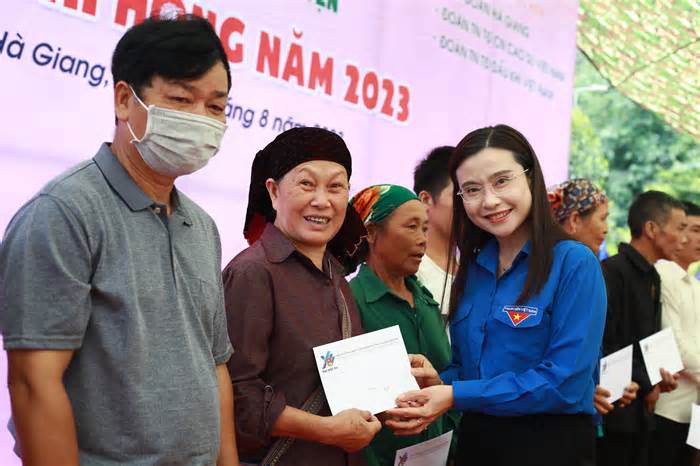 Sôi nổi Chiến dịch tình nguyện Kỳ nghỉ hồng cấp Trung ương tại biên giới Hà Giang