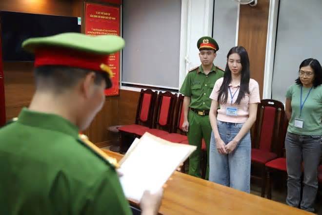 Sở Văn hóa và Thể thao TPHCM nói về việc cấm sóng nghệ sĩ vi phạm