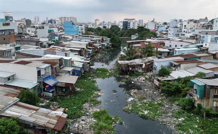 Kiến nghị tăng mức hỗ trợ cho nhà dân sống trên kênh, rạch