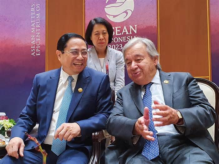ASEAN-43: Thủ tướng Phạm Minh Chính trao đổi với Thủ tướng Singapore Lý Hiển Long và Tổng thư ký Liên hợp quốc Antonio Guterres