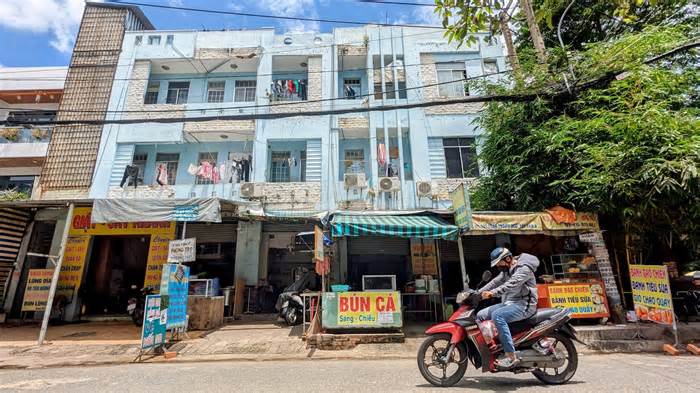 Hàng quán quanh 'thủ phủ' nhà trọ TPHCM buôn bán ế ẩm