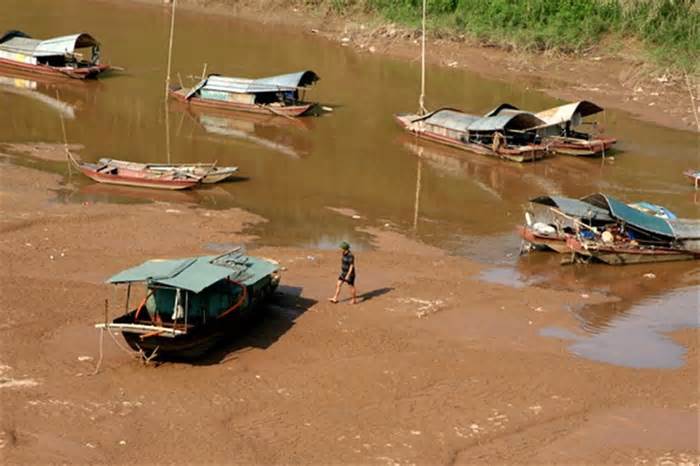 Nghiên cứu nâng mực nước sông Hồng: Xây đập dâng phải đi kèm kiểm soát khai thác cát