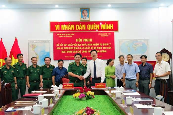 Bộ đội biên phòng TP.HCM và Vietsovpetro phối hợp bảo vệ an ninh, an toàn công trình dầu khí