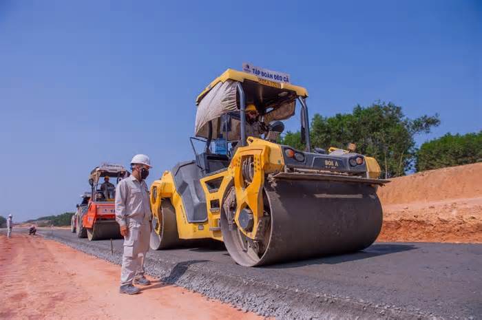 Ngày đêm tuyên truyền, vận động dân bàn giao mặt bằng làm dự án trọng điểm