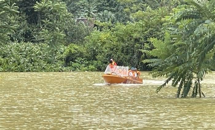 Hai người đàn ông ở Cao Bằng bị lũ cuốn mất tích