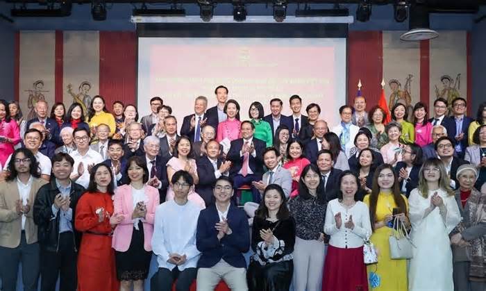 'Chiếc khiên' bảo vệ nền tảng tư tưởng từ xa