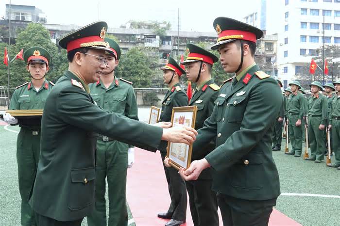 Thiếu tướng Đinh Quốc Hùng: Bộ đội bên Lăng Bác phải tự học, tự rèn