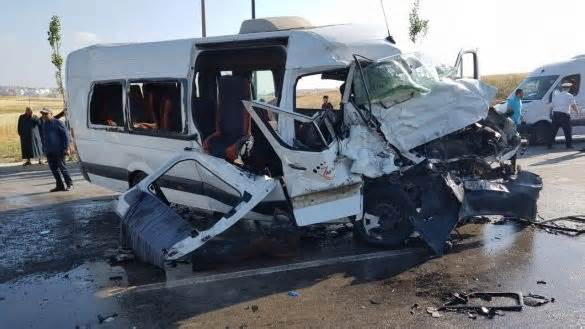 Maroc: Ôtô khách va chạm xe taxi khiến 18 người thương vong