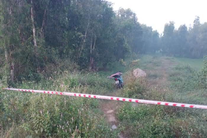 Phát hiện người đàn ông tay cầm dao, tử vong trong khu rừng tràm ở TPHCM