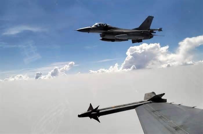 Thái Lan phong tỏa không phận với máy bay quân sự Myanmar