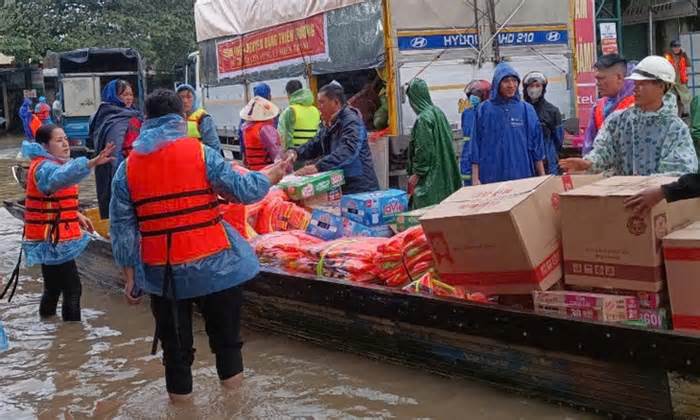 Đăng tin giả người thân đói khát trong lũ, chính quyền Lệ Thủy mệt mỏi vì xác minh