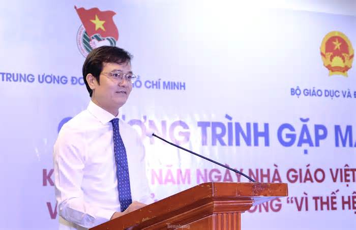 Trung ương Đoàn trao tặng Kỷ niệm chương 'Vì thế hệ trẻ' cho nhiều cán bộ ngành Giáo dục