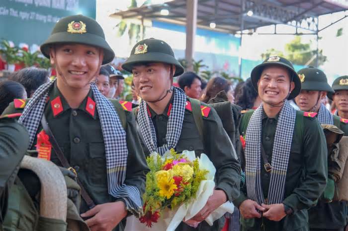 Hơn 2.000 thanh niên Cần Thơ nhập ngũ