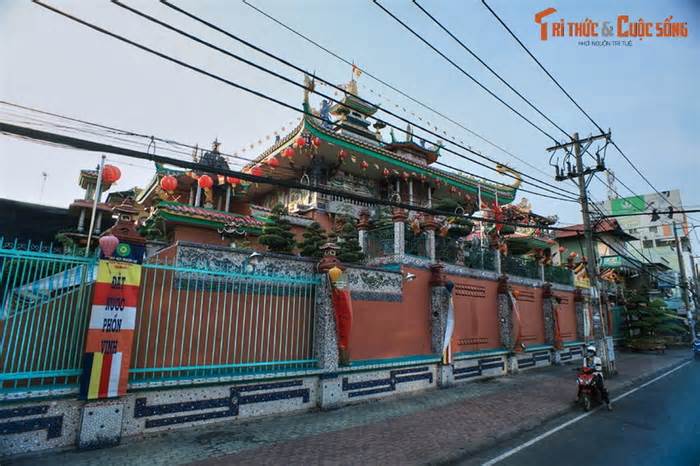 Chiêm ngưỡng những ngôi chùa có kiến trúc “độc lạ” nhất TP HCM