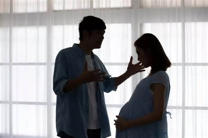 Chồng không được ly hôn dù vợ có thai với người khác: Quy định đảm bảo tính nhân văn