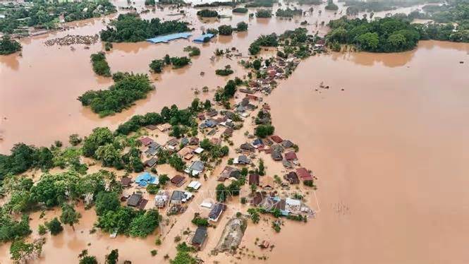 Bão Yagi rời Việt Nam, gây mưa lũ tiếp ở Lào, Myanmar