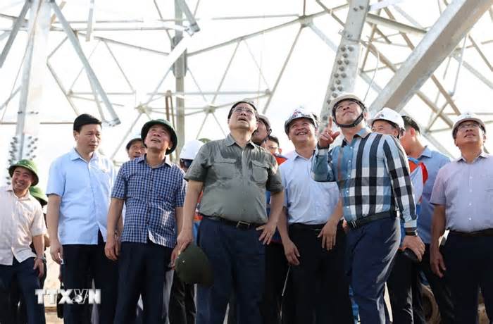 Quyết tâm khánh thành đường dây 500 kV Quảng Trạch-Phố Nối trong tháng 7