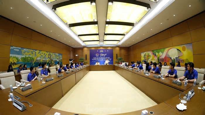 Tổng Thư ký, Chủ nhiệm Văn phòng Quốc hội gặp mặt Gương mặt trẻ Việt Nam tiêu biểu 2022