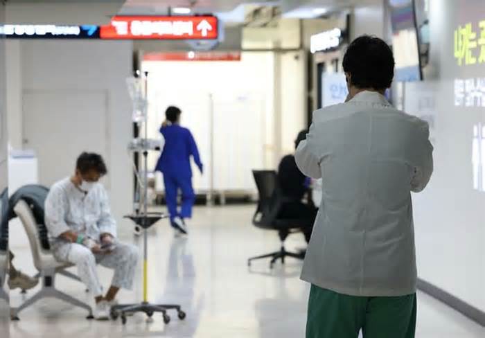 Tương lai người bệnh khi 7.000 bác sĩ Hàn bị tước giấy phép