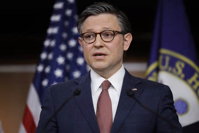 Quá trình Chủ tịch Hạ viện Mỹ đổi ý về viện trợ Ukraine