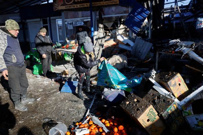 Chợ ở Donetsk thuộc Nga bị không kích, 25 người chết
