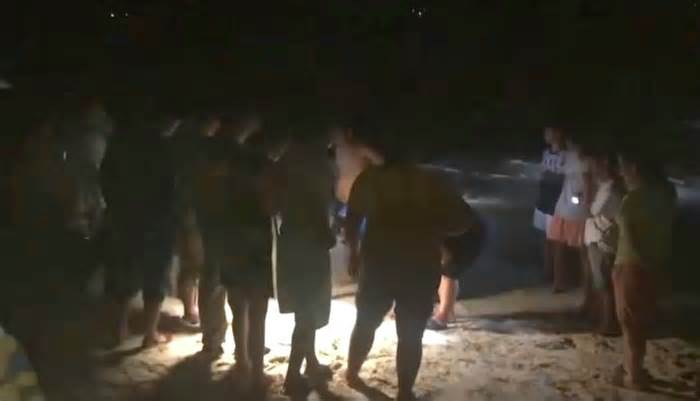 Tìm thấy thi thể nam thanh niên đuối nước khi đi tắm biển tại Huế