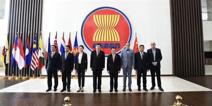 ASEAN-Trung Quốc củng cố quan hệ đối tác chiến lược toàn diện