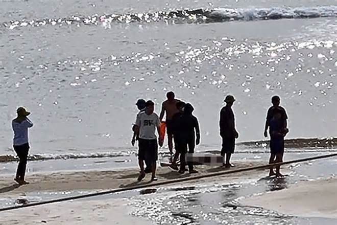 Tắm biển Thiên Cầm, nam sinh 16 tuổi tử vong
