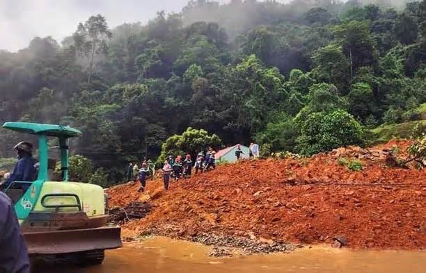 Tìm thấy thi thể 3 người trong vụ sạt lở trên đèo Bảo Lộc